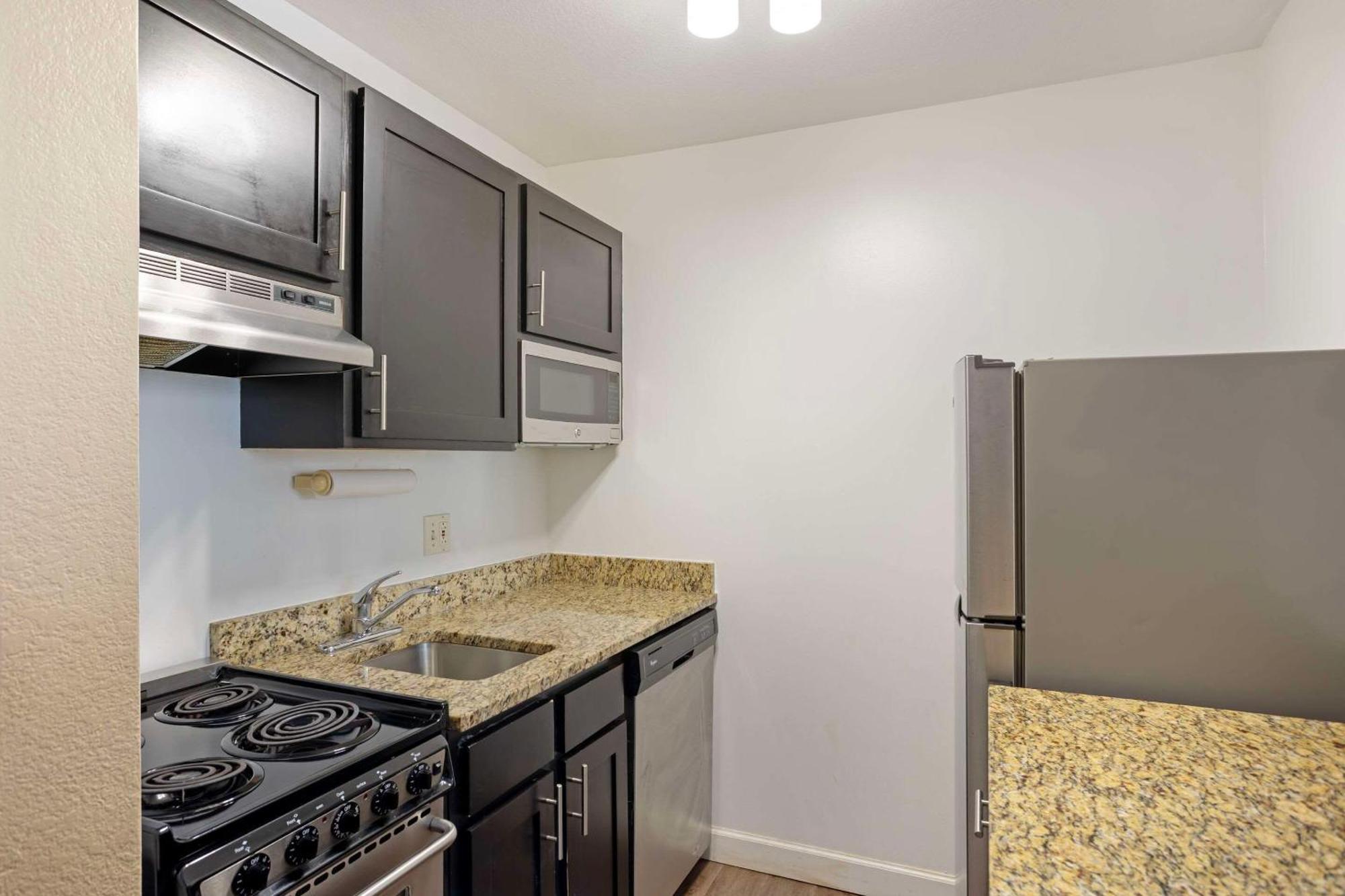 Mainstay Suites Mt Laurel - Philadelphia Mount Laurel Eksteriør billede