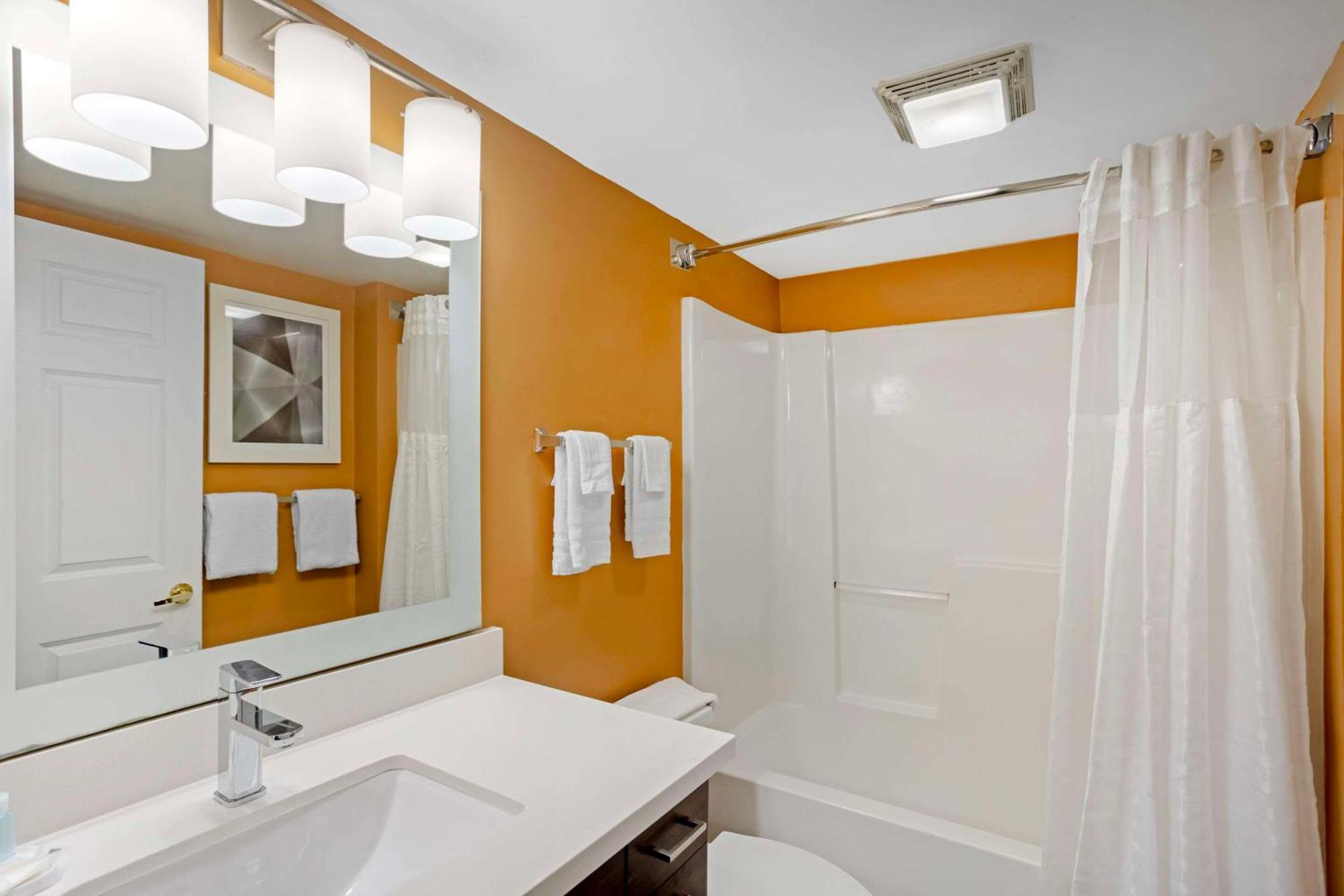 Mainstay Suites Mt Laurel - Philadelphia Mount Laurel Eksteriør billede