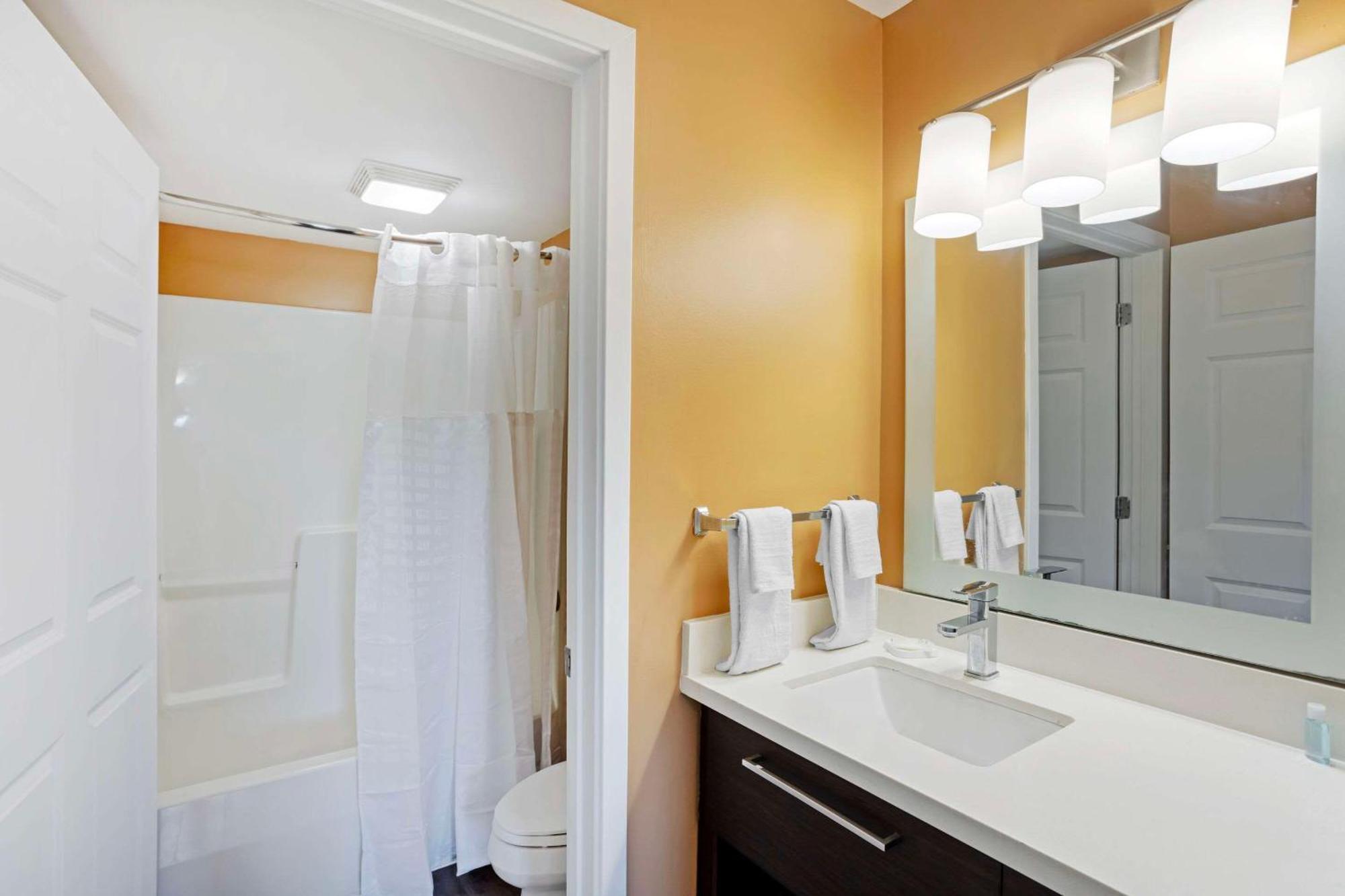 Mainstay Suites Mt Laurel - Philadelphia Mount Laurel Eksteriør billede