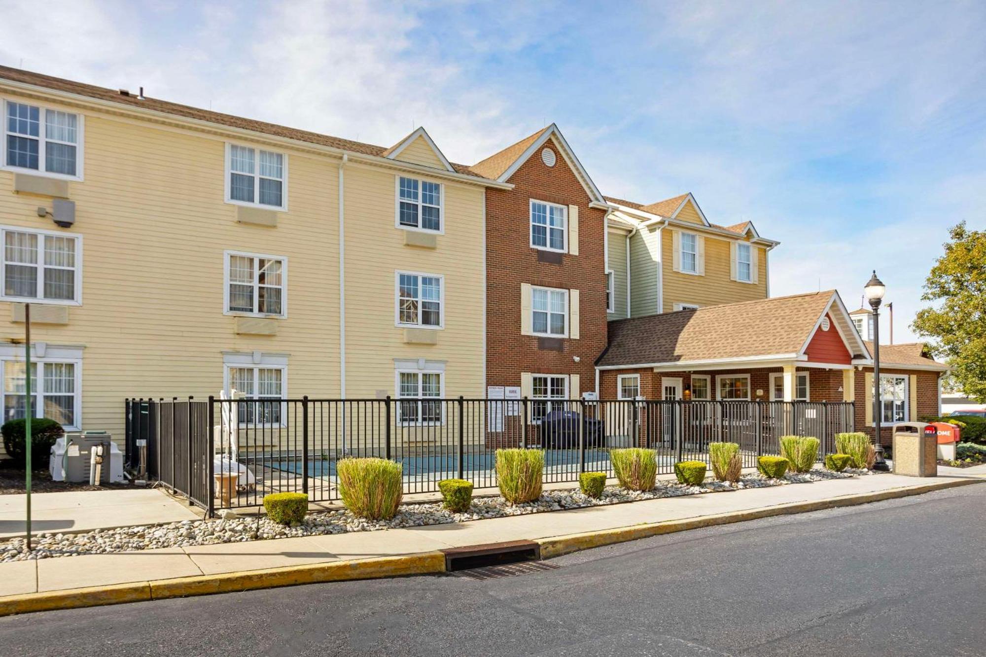 Mainstay Suites Mt Laurel - Philadelphia Mount Laurel Eksteriør billede